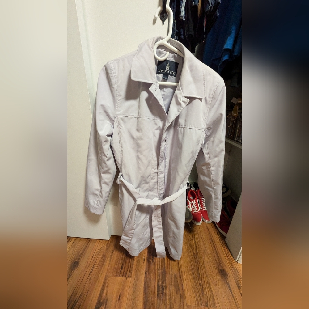 London fog light coat